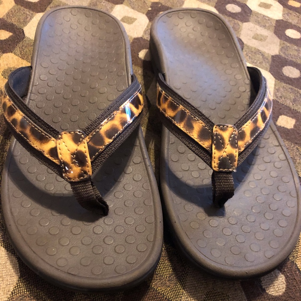Women’s Vionic Tide II Brown Leopard Sandals